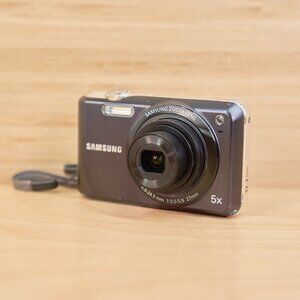 Samsung ES70 Digital Camera Black 12.2MP 5x Zoom 27mm Wide Tested Works